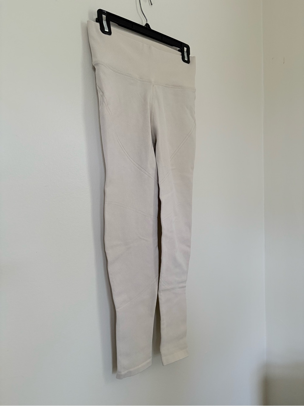 Aerie Offline High Waist Seamless Ribbed Leggings, Cream, Size Medium - Picture 2 of 7